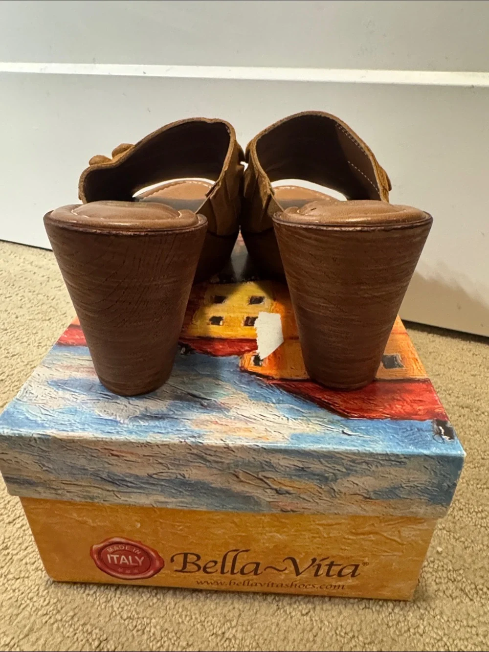 🆕 Bella Vita Bey Tan Suede Ruffle Wedge Slide. 9.5. New in box!🔥